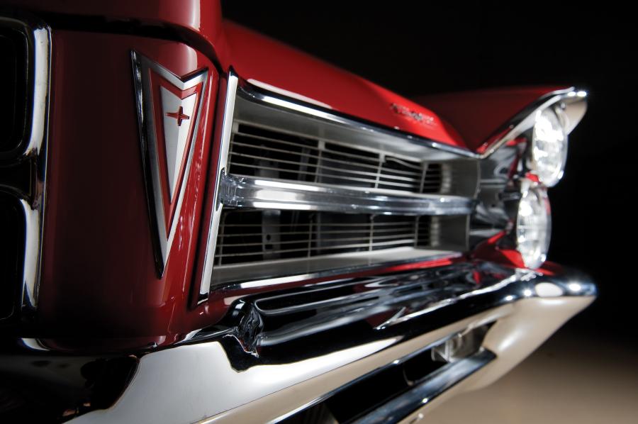  Pontiac 2+2 Sport Coupe 1965 года  (фото 12 из 16)